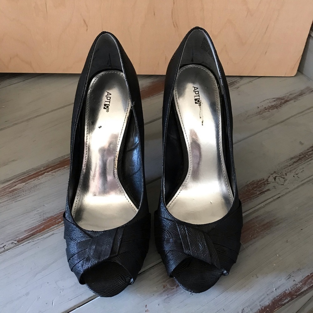 APT‎ 9 black 3 1/2” high heels size 7 - Picture 4 of 7